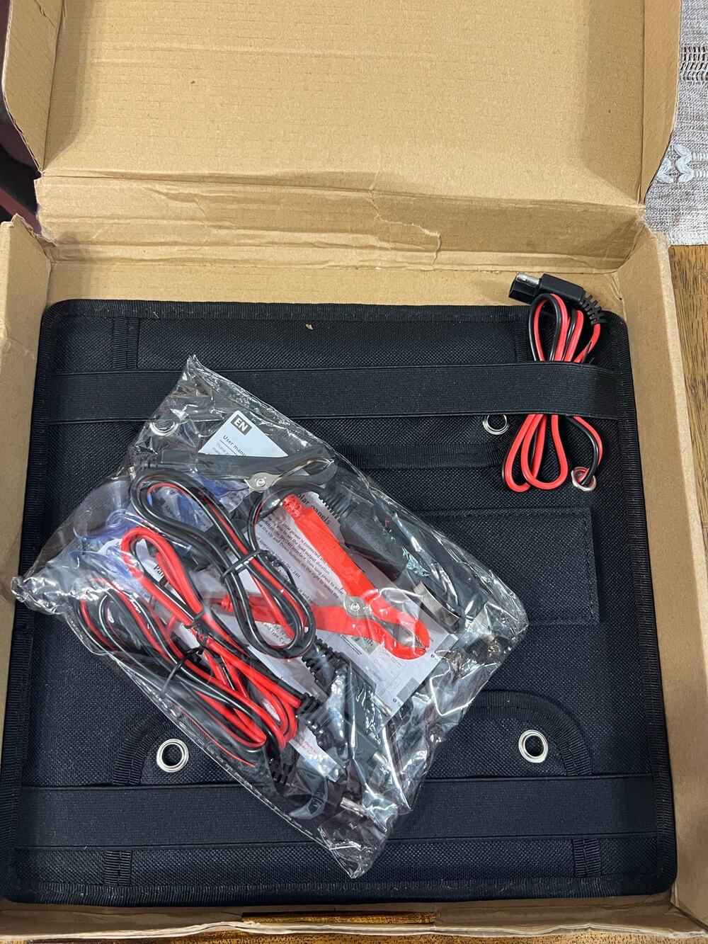 NIB Portable Solar Panel Charger Kit 12V 24V Outdoor Camping Emergency Power
